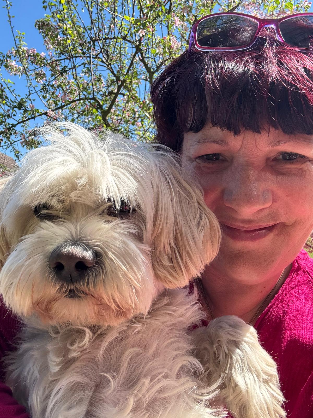 Petra Polk mit Hund Petra Polk mit Hund