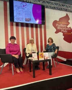 Auf der Bühne bei der Frankfurter Buchmesse 2025