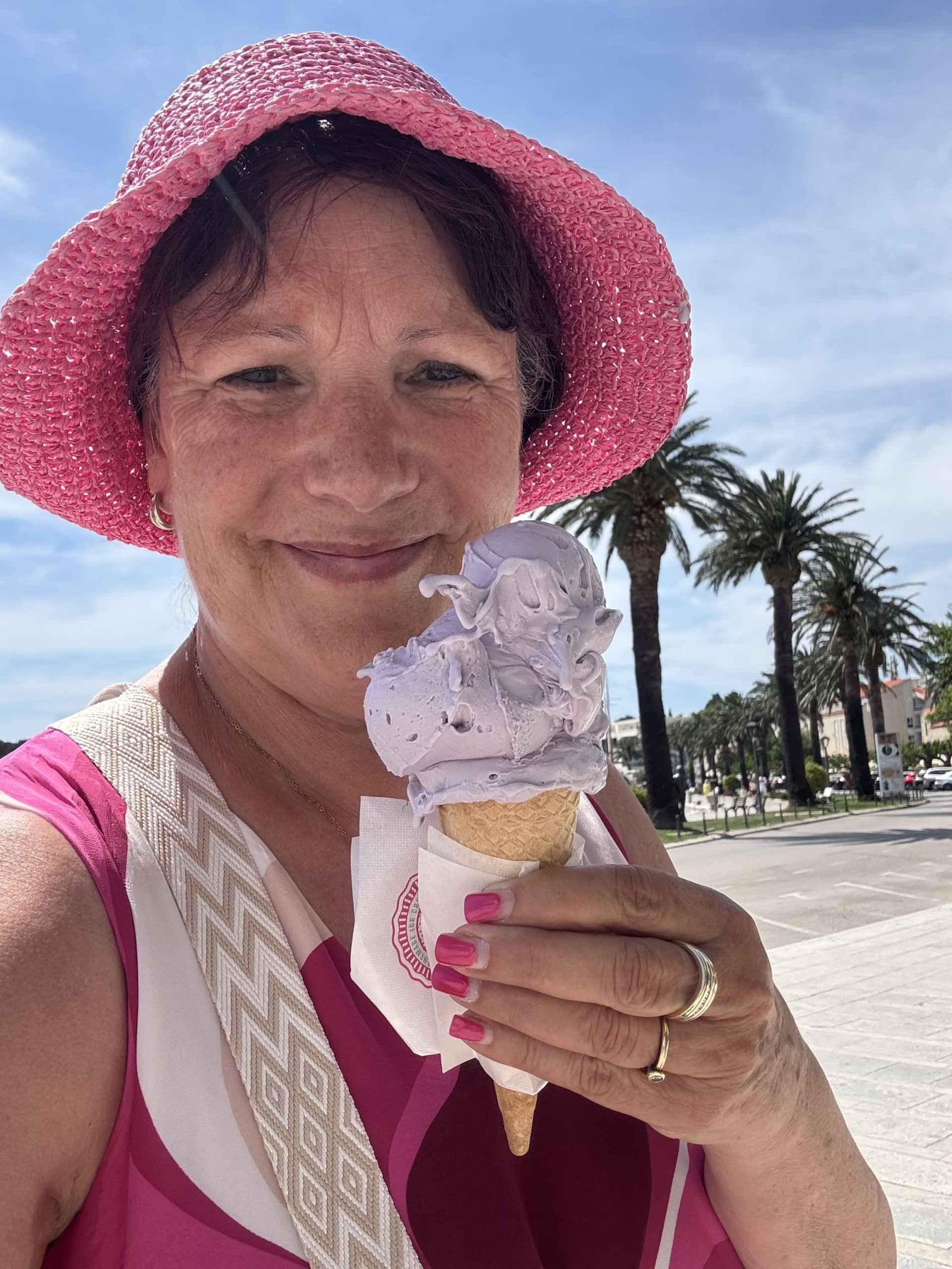 Petra Polk mit Eis in Makarska